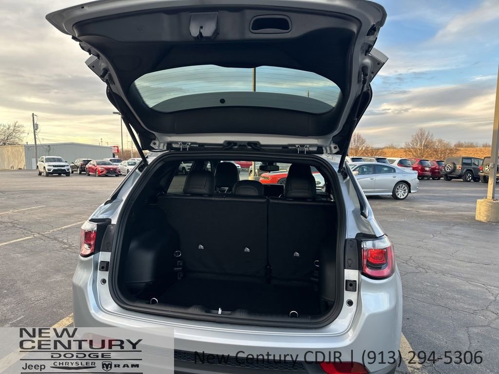 New 2026 Jeep Compass Latitude image 10