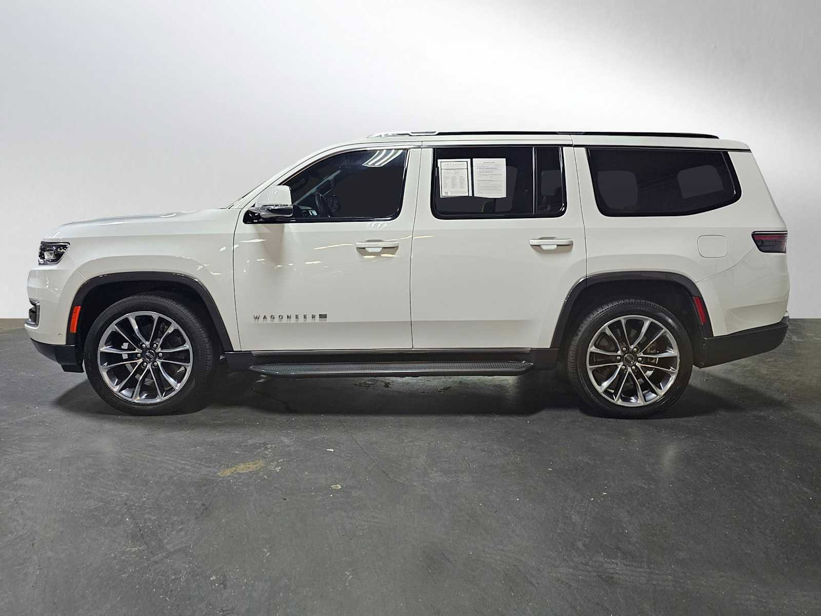Used 2022 Jeep Wagoneer Series II w/ Premium Group I AWD/4WD image 6