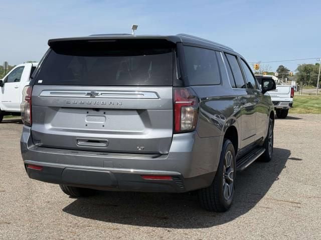 Used 2022 Chevrolet Suburban LT w/ Luxury Package AWD/4WD image 5