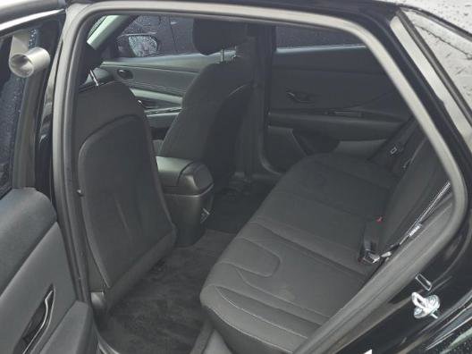 Used 2025 Hyundai Elantra Sport image 8