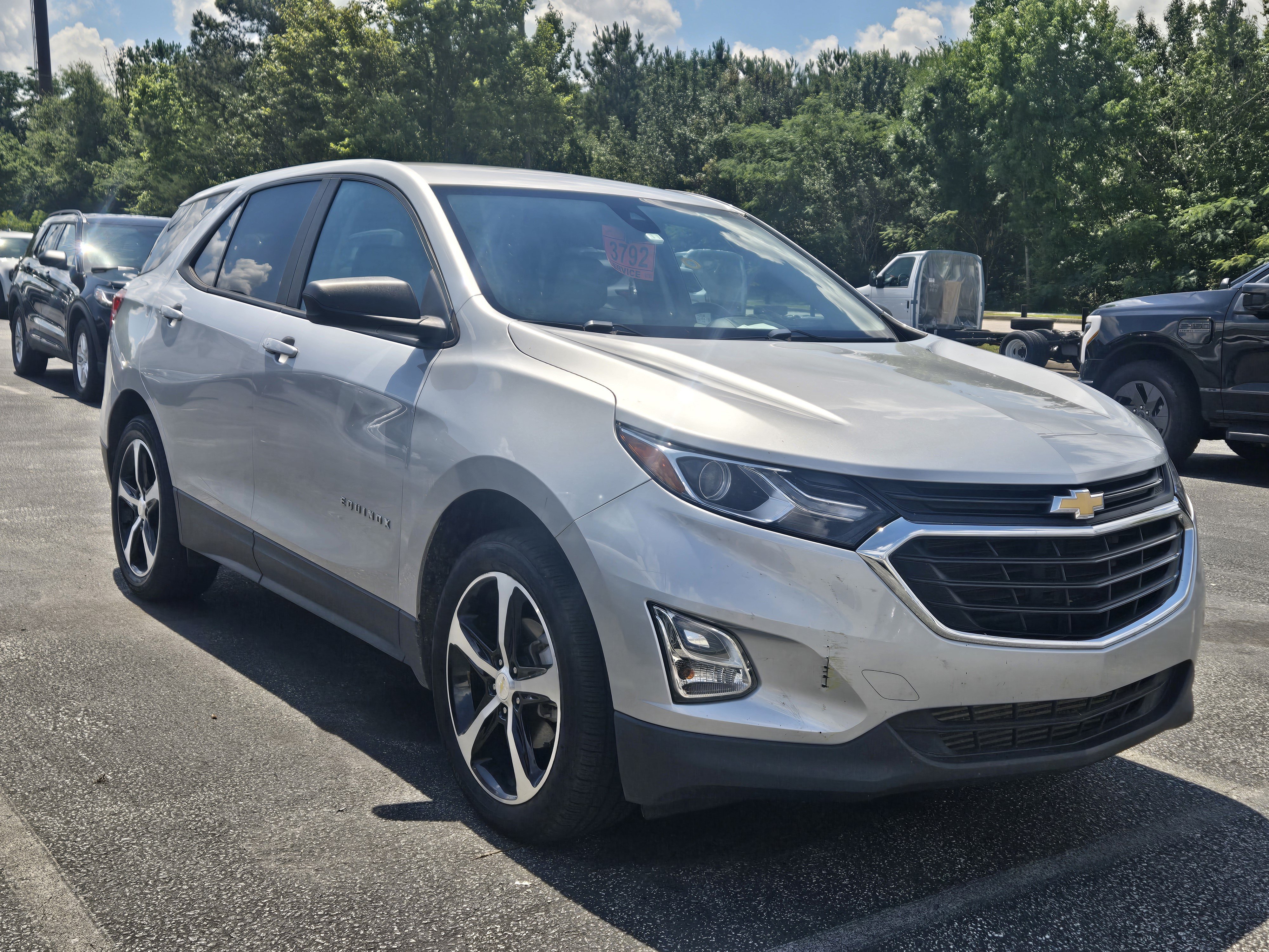 Used 2021 Chevrolet Equinox LS w/ LS Convenience Package FWD image 2