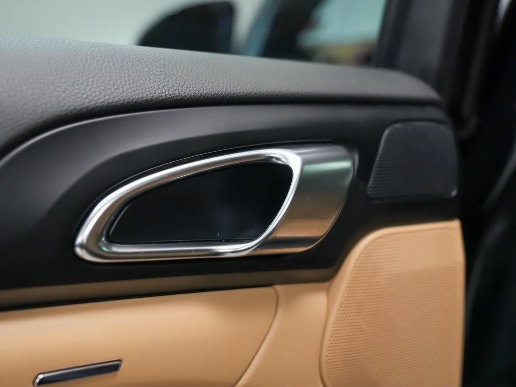 Used 2016 Porsche Cayenne image 15