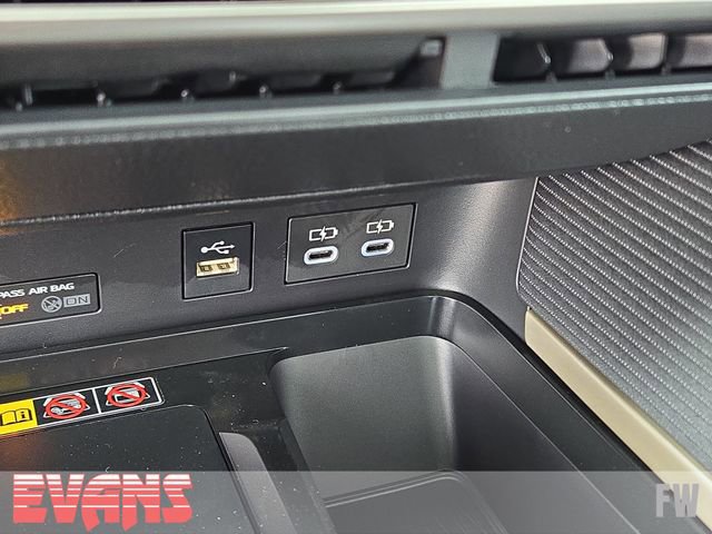 New 2026 Toyota Camry Hybrid w/ Multimedia Upgrade Package image 11