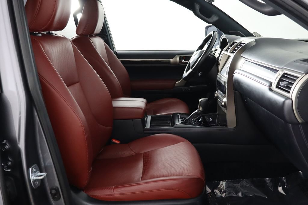Used 2021 Lexus GX 460 Luxury w/ Accessory Package AWD/4WD image 19