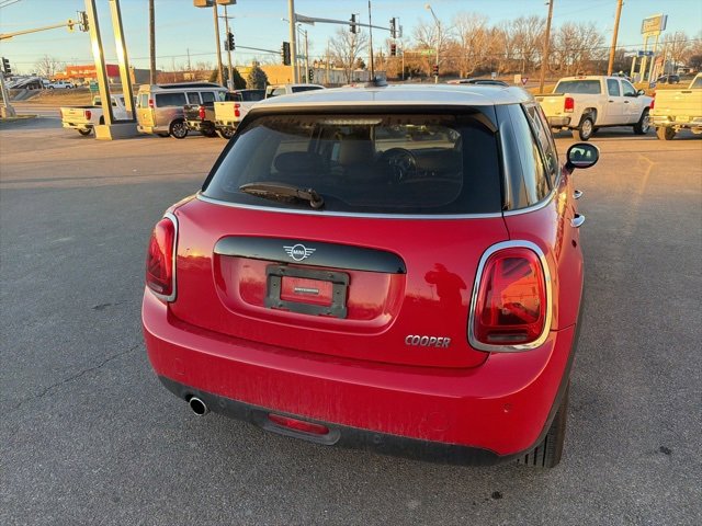 Used 2021 MINI Cooper 4-Door Hardtop w/ Storage Package image 20