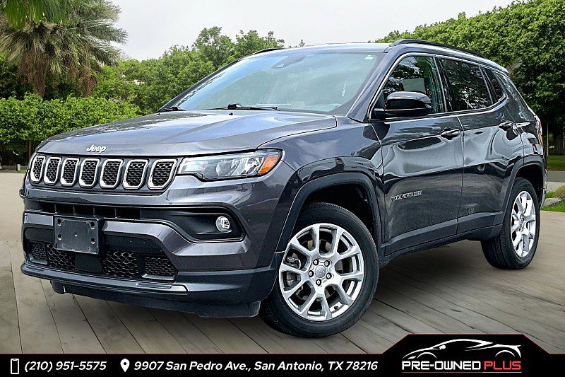 Used 2023 Jeep Compass Latitude AWD/4WD image 1