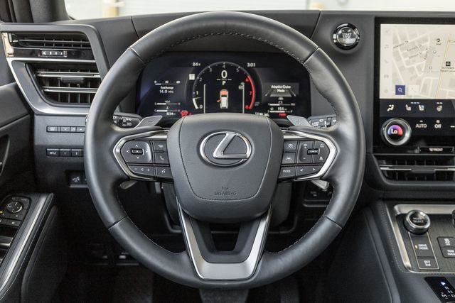 Used 2025 Lexus GX 550 w/ Accessory Package (2T) image 8