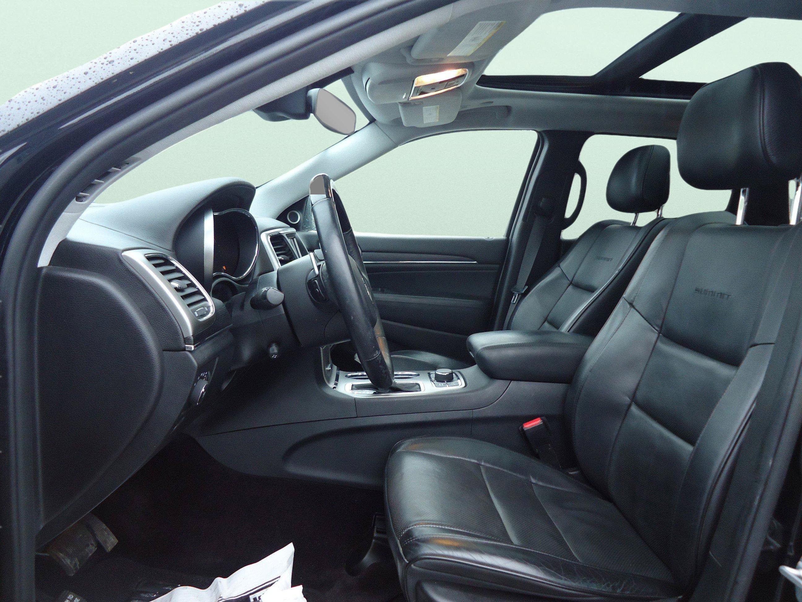 Used 2017 Jeep Grand Cherokee Summit AWD/4WD image 27