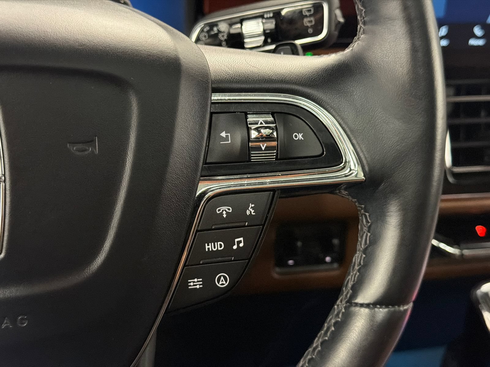 Certified 2023 Lincoln Navigator Reserve AWD/4WD image 26