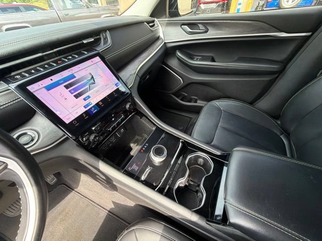 Used 2021 Jeep Grand Cherokee L Limited AWD/4WD image 25