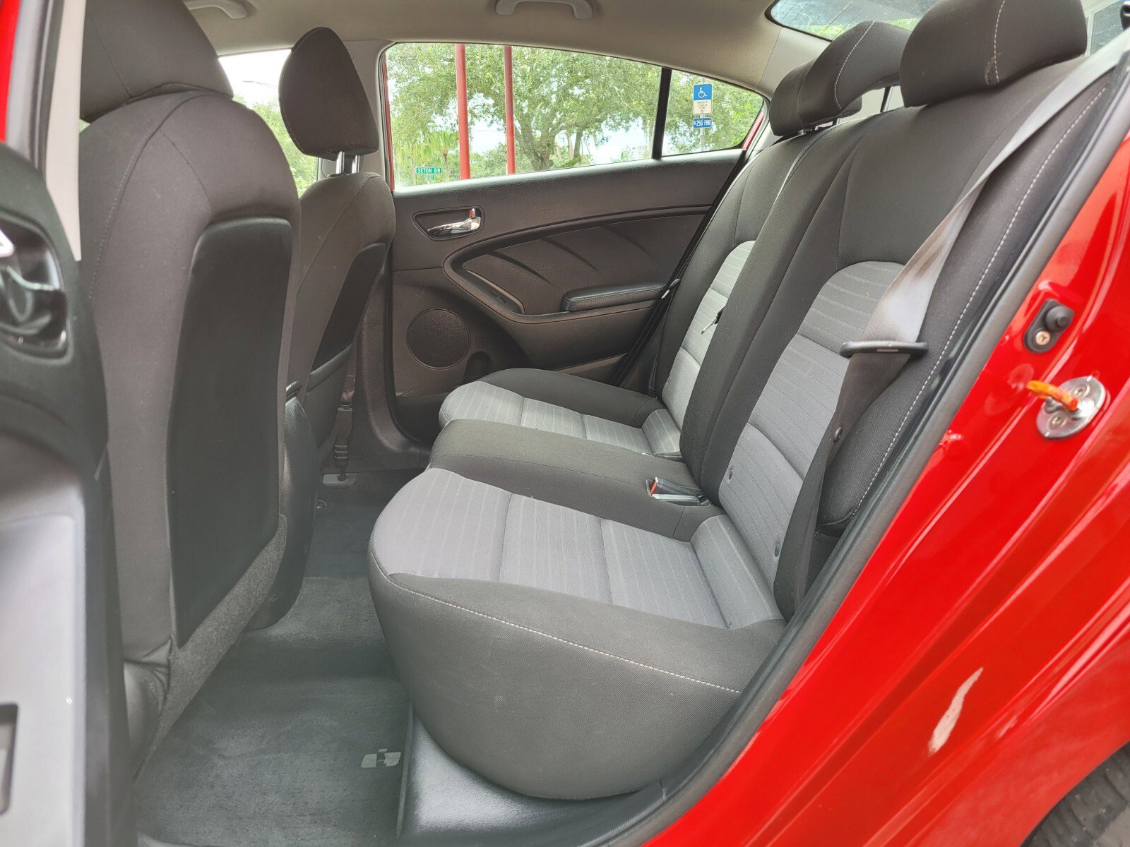 Used 2017 Kia Forte S image 5