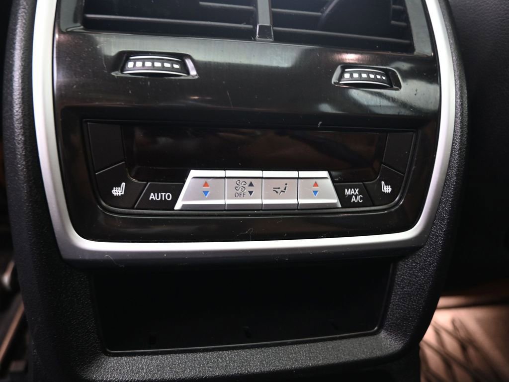 Used 2022 BMW X7 xDrive40i w/ Executive Package image 32