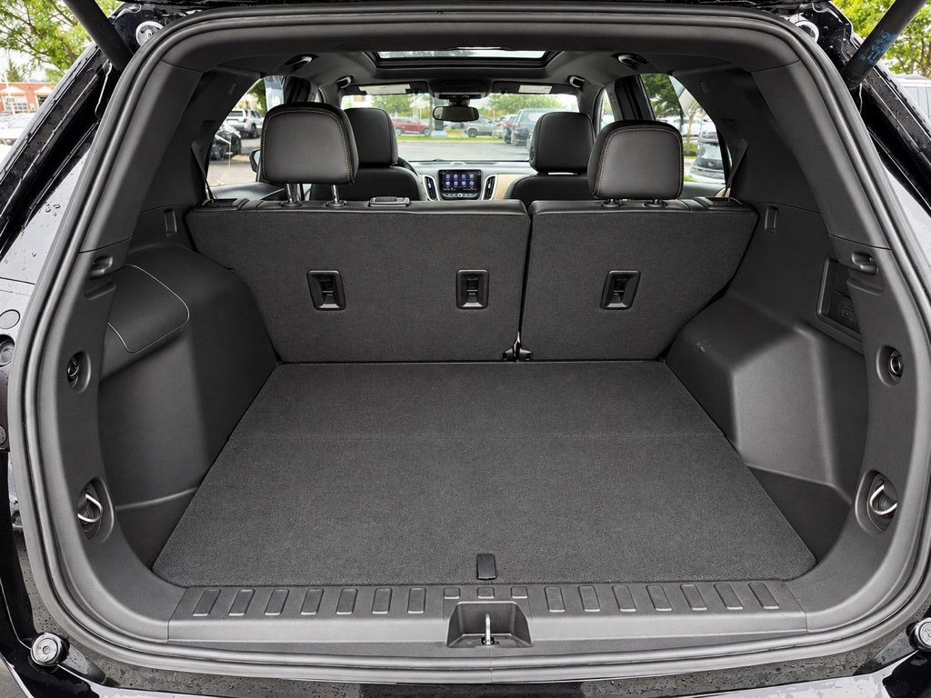 Used 2023 Chevrolet Equinox Premier AWD/4WD image 19