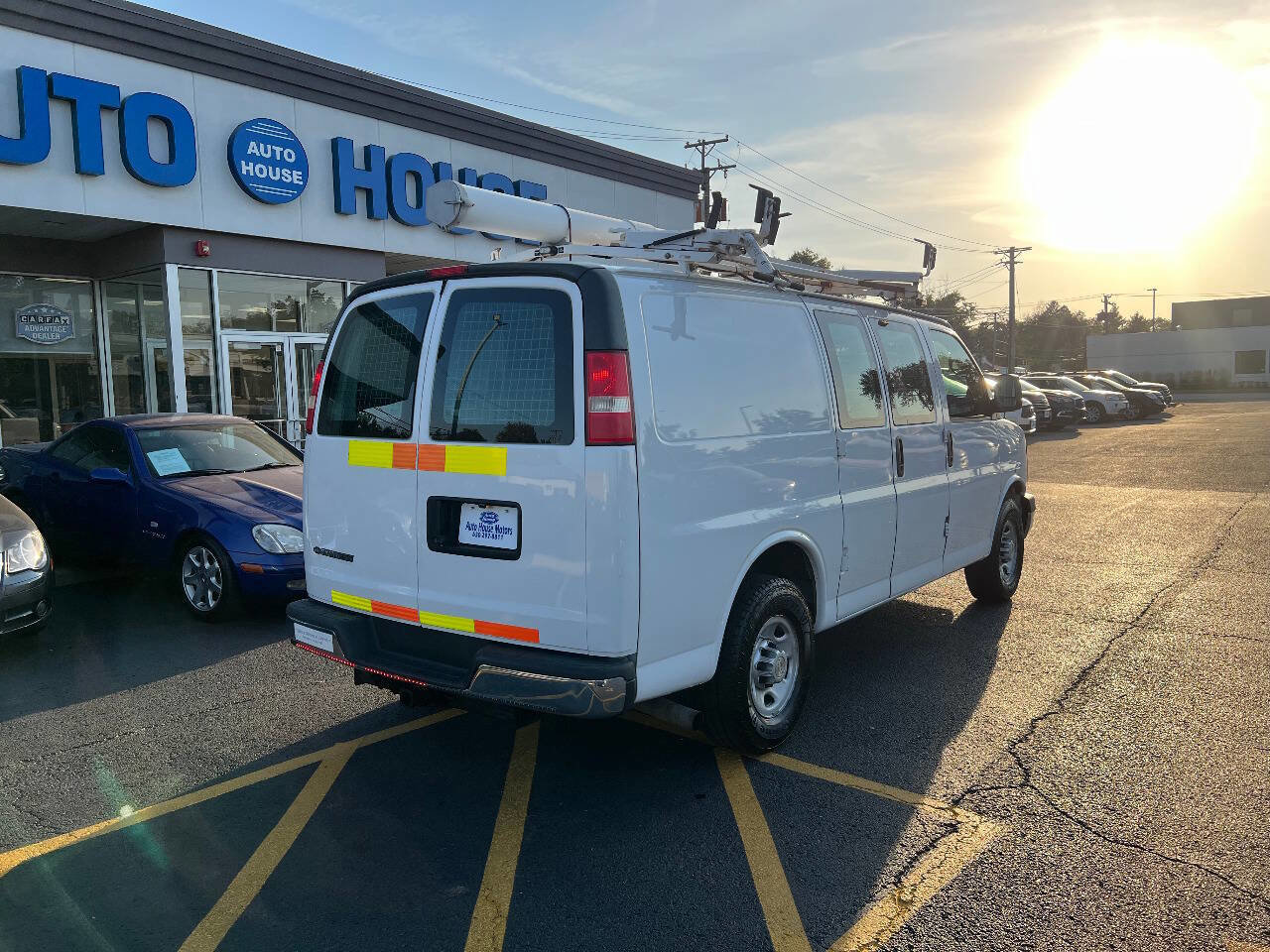 Used 2014 Chevrolet Express 2500 image 10