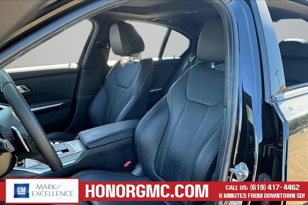 Used 2020 BMW 330i Sedan w/ M Sport Package RWD image 18