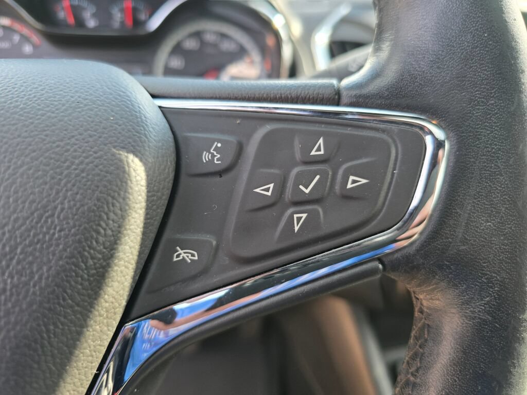 Used 2017 Chevrolet Cruze Premier FWD image 30
