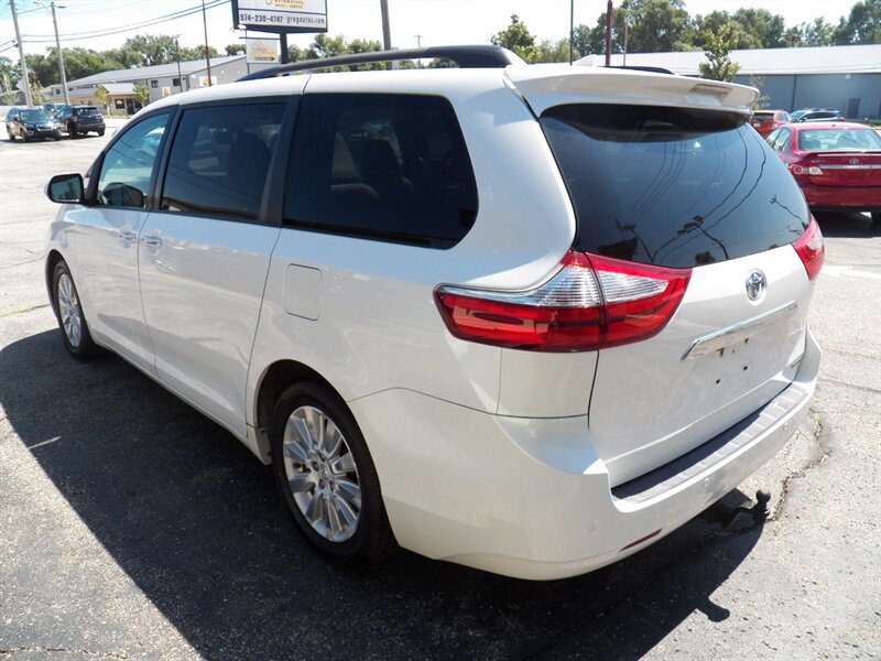 Used 2015 Toyota Sienna Limited Premium w/ Advanced Technology Package FWD image 3