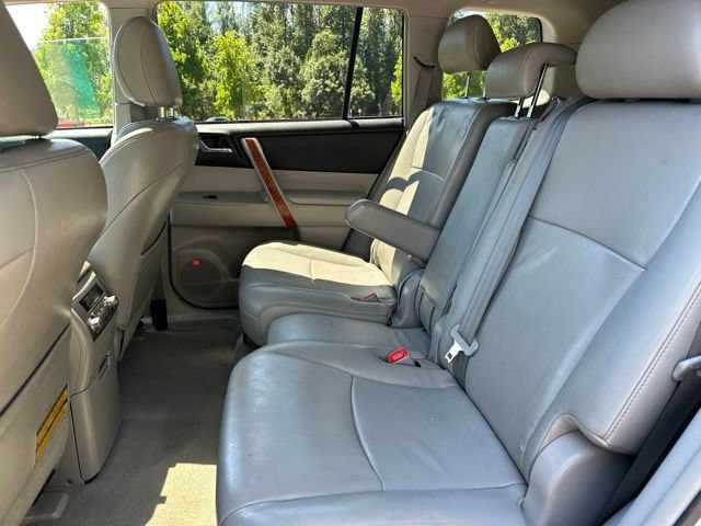 Used 2010 Toyota Highlander Limited AWD/4WD image 16