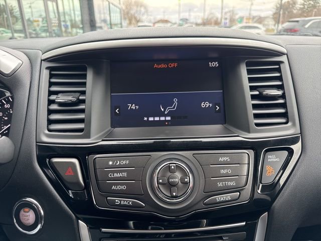 Used 2019 Nissan Pathfinder SV image 16