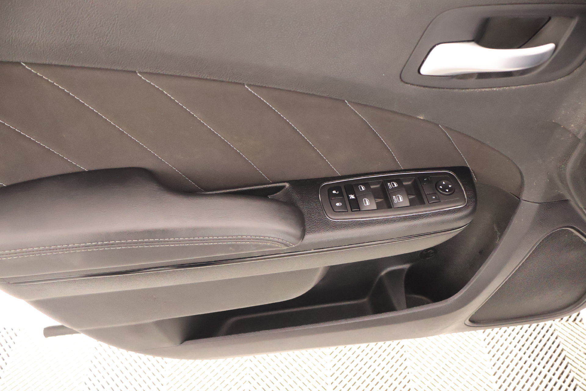 Used 2023 Dodge Charger SXT w/ Blacktop Package RWD image 14
