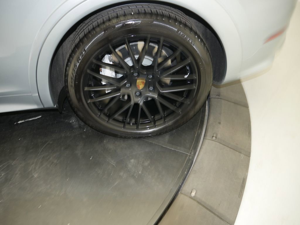 Certified 2021 Porsche Cayenne GTS AWD/4WD image 16