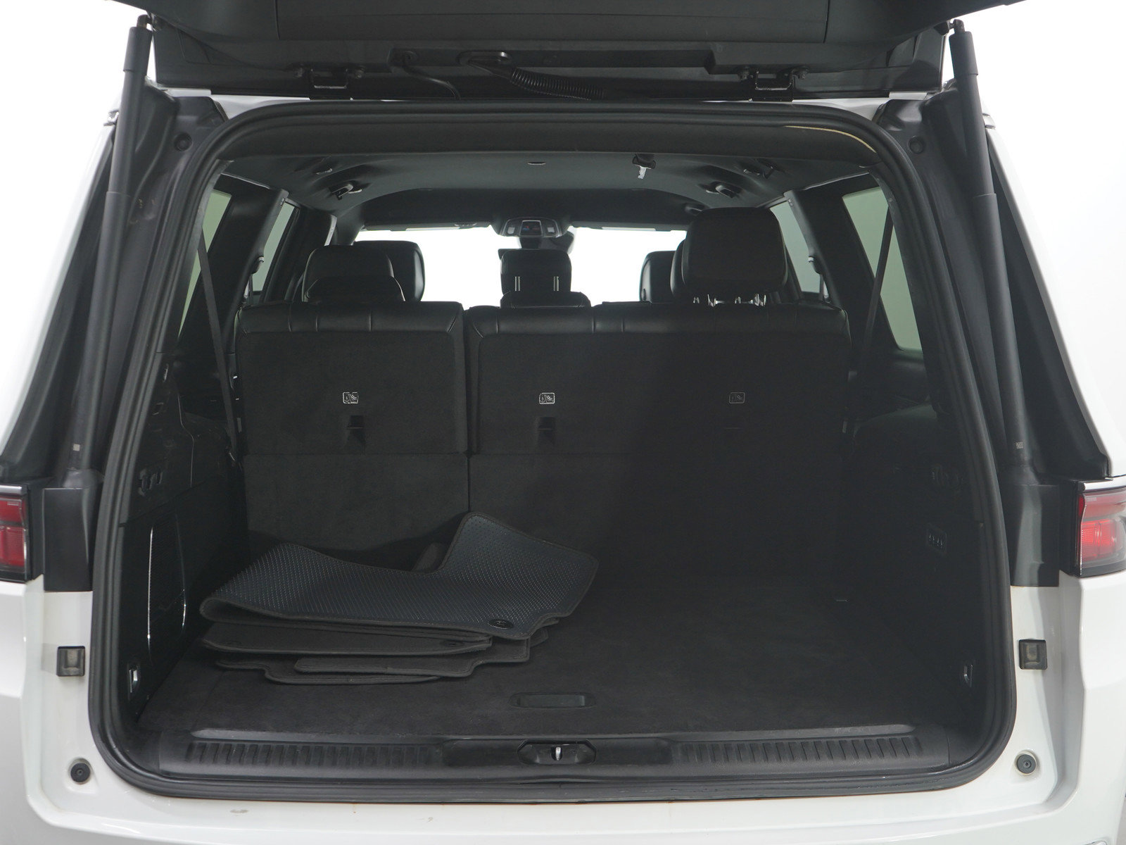 Used 2024 Jeep Wagoneer L Series II w/ Flexible Seating Group image 11