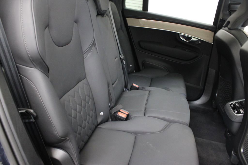 Certified 2025 Volvo XC90 B6 Plus AWD/4WD image 21
