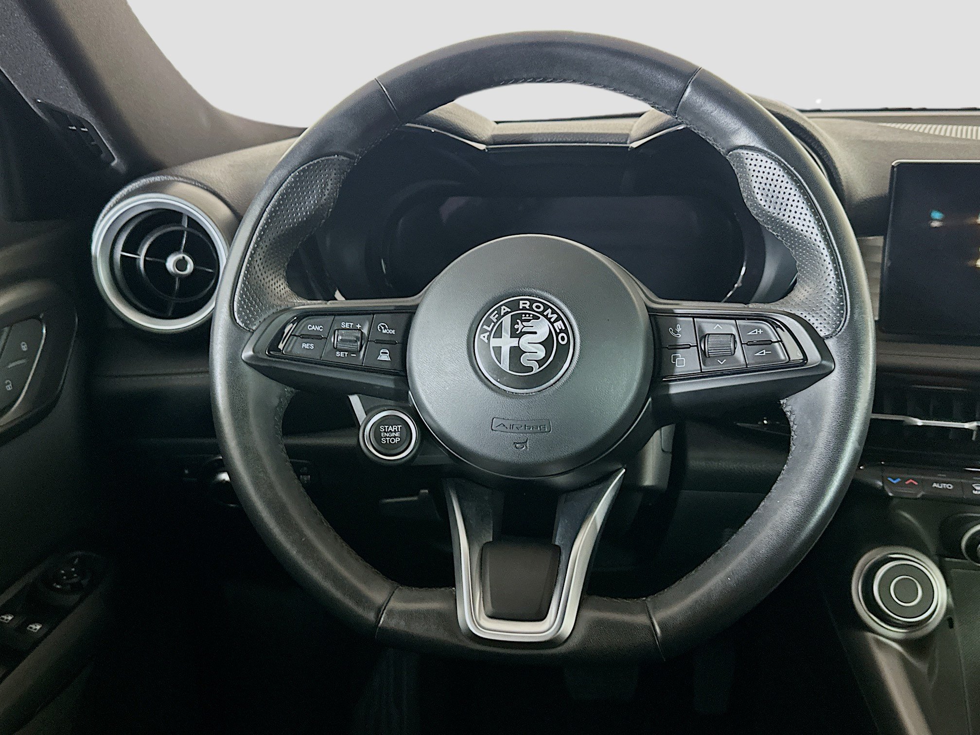 Used 2024 Alfa Romeo Tonale Ti w/ Premium Interior Package AWD/4WD image 18