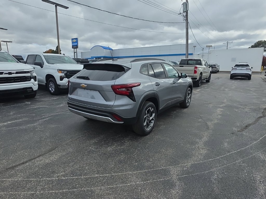 New 2026 Chevrolet Trax LT w/ Driver Confidence Package FWD image 7