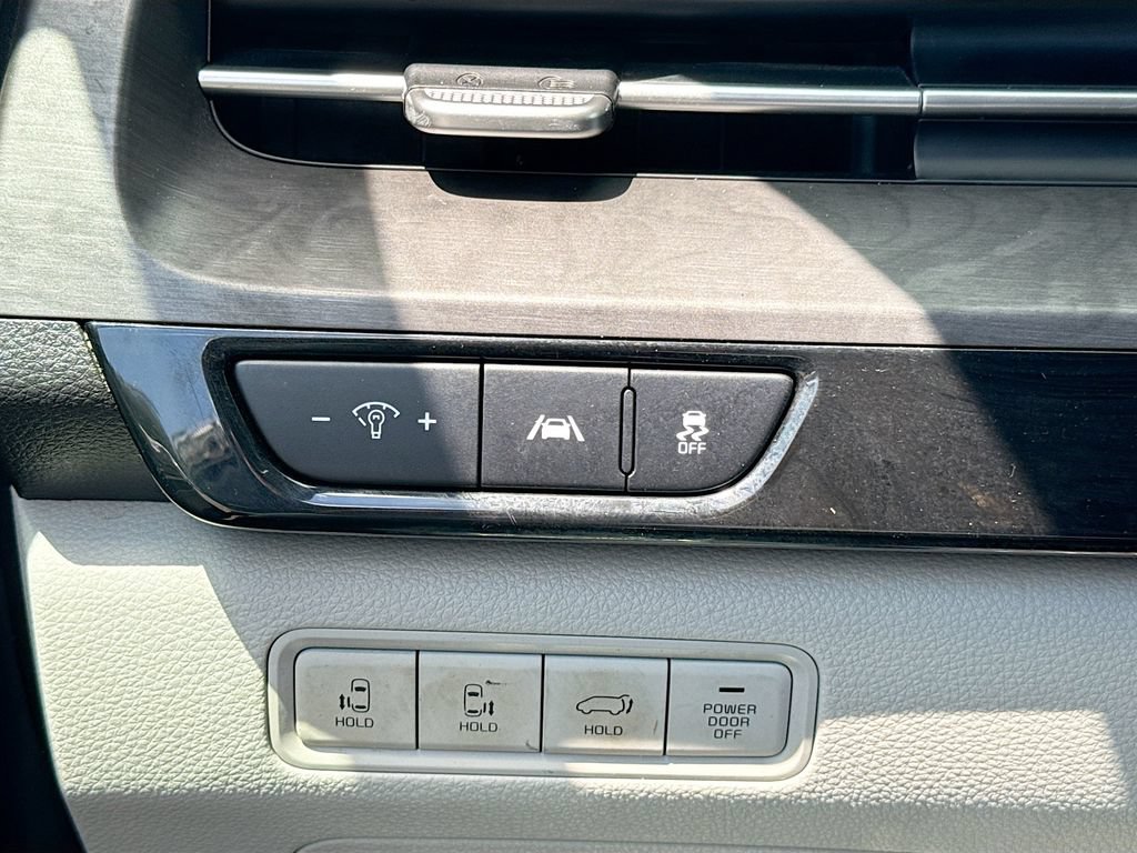 Used 2024 Kia Carnival FWD image 37