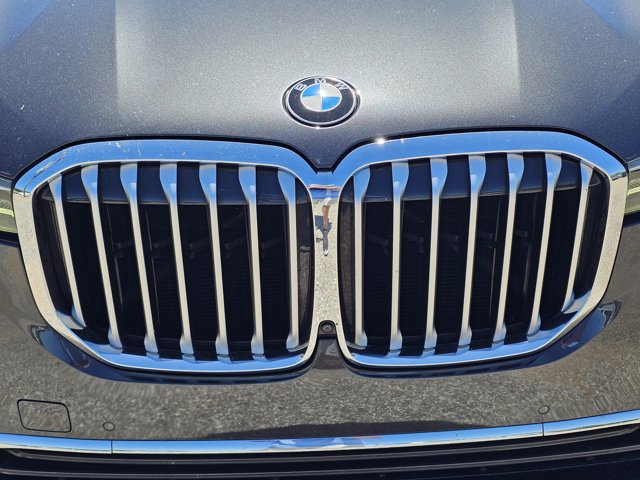 Used 2022 BMW X7 xDrive40i w/ Luxury Seating Package AWD/4WD image 9
