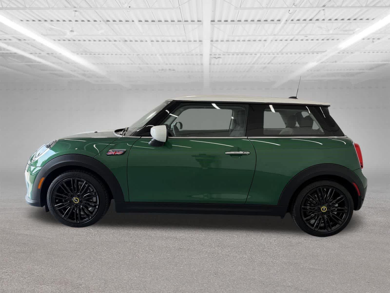 Used 2024 MINI Cooper SE FWD image 2