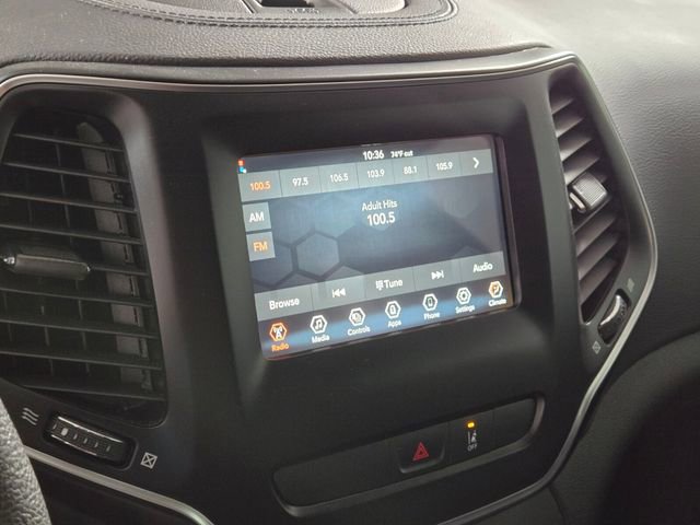 Used 2021 Jeep Cherokee Latitude FWD image 34