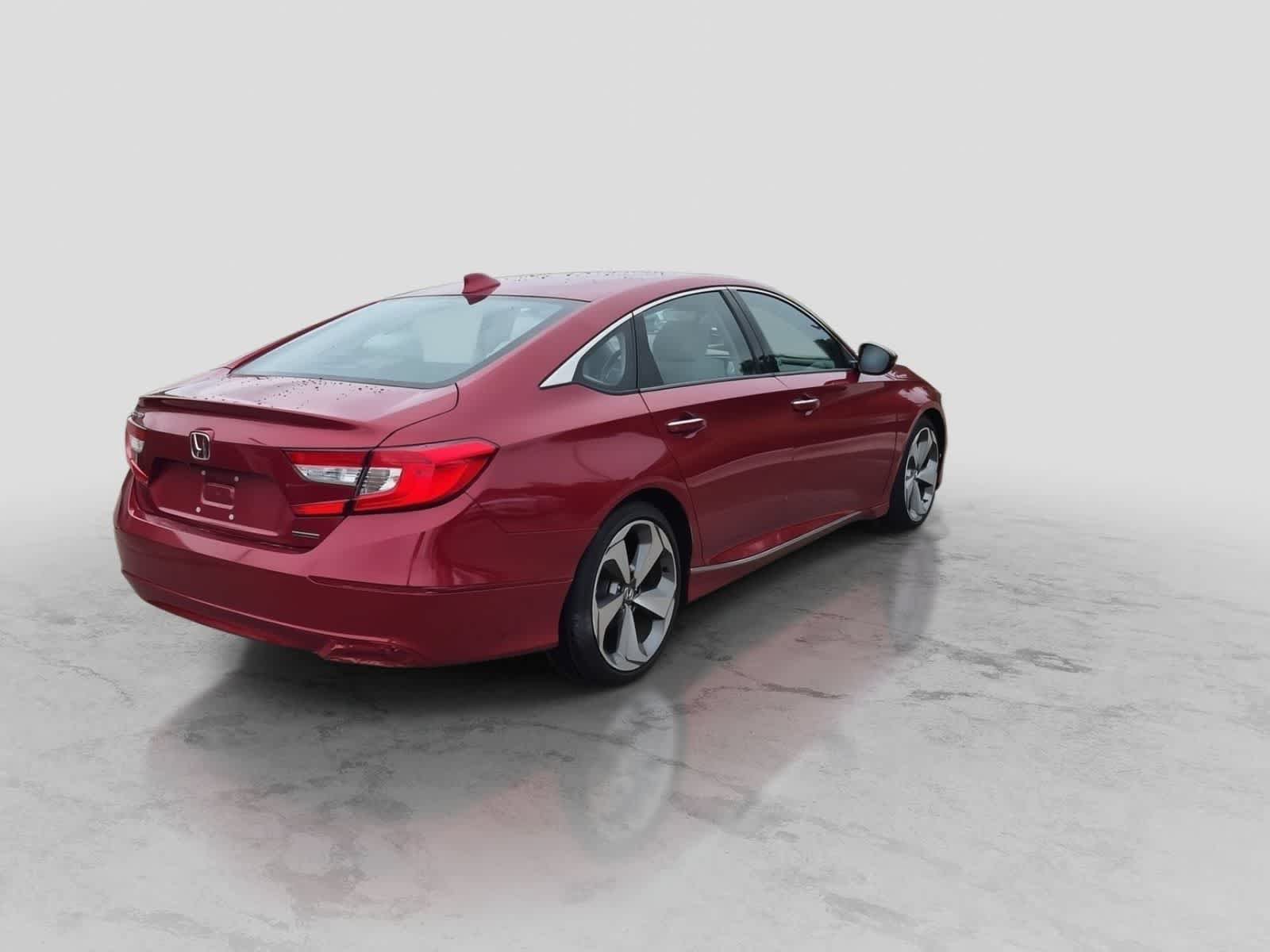 Used 2018 Honda Accord Touring image 8