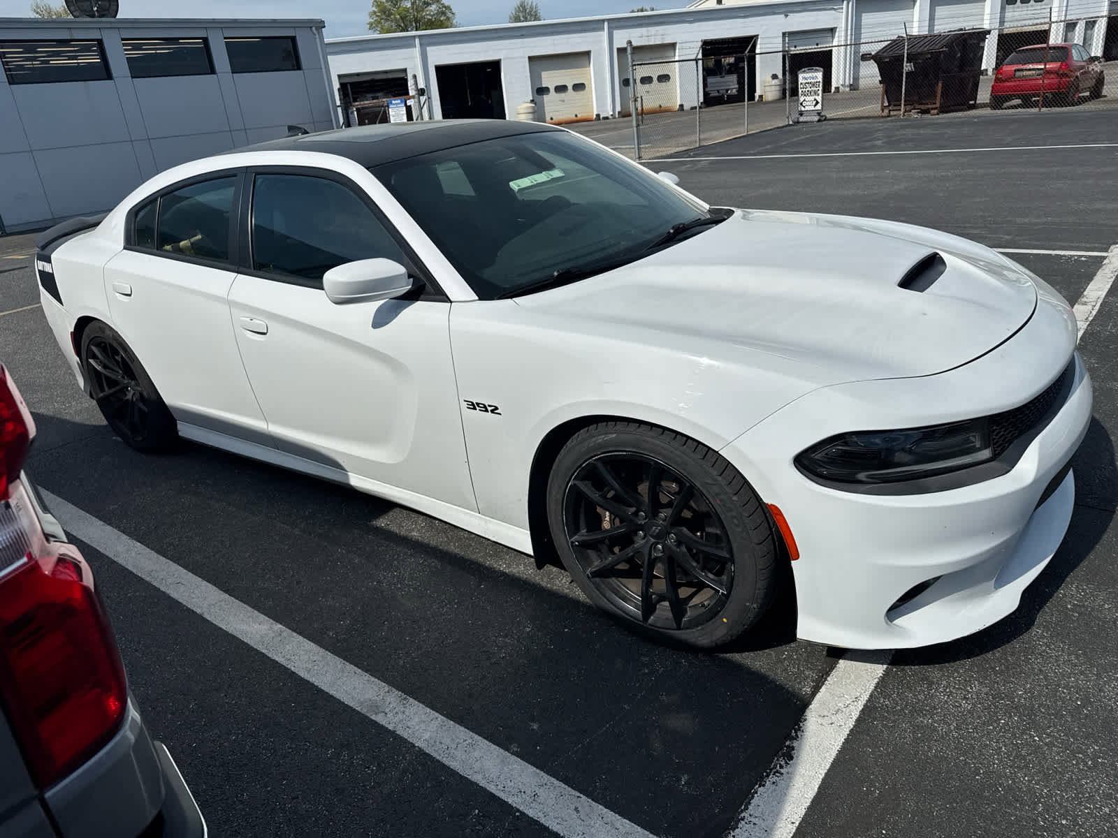 Used 2018 Dodge Charger R/T RWD image 4