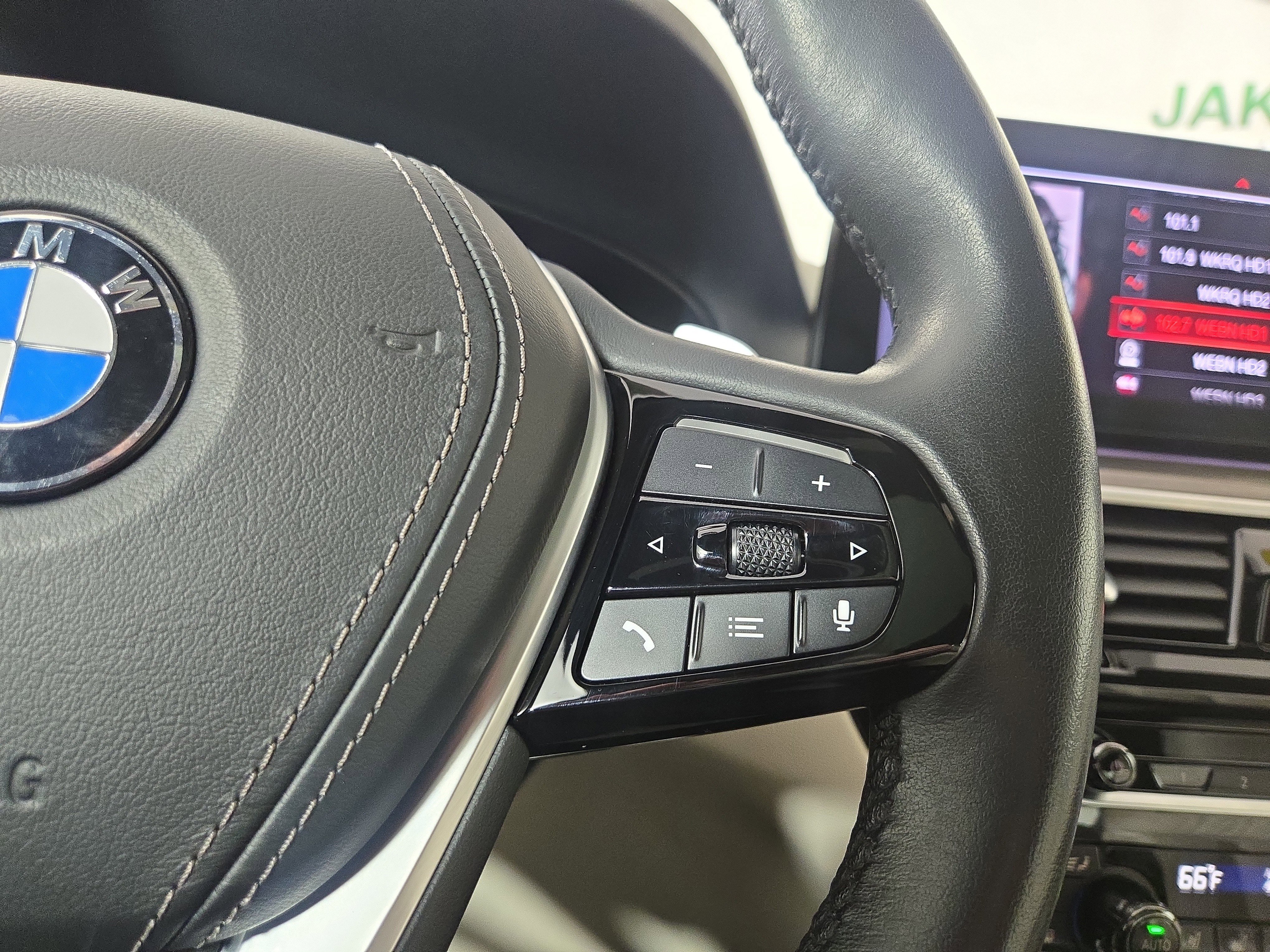 Used 2022 BMW 530i xDrive w/ Executive Package image 16