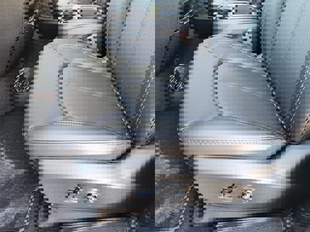 New 2026 Chrysler Pacifica Select image 17