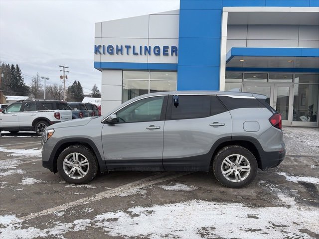 Used 2024 GMC Terrain SLE image 4