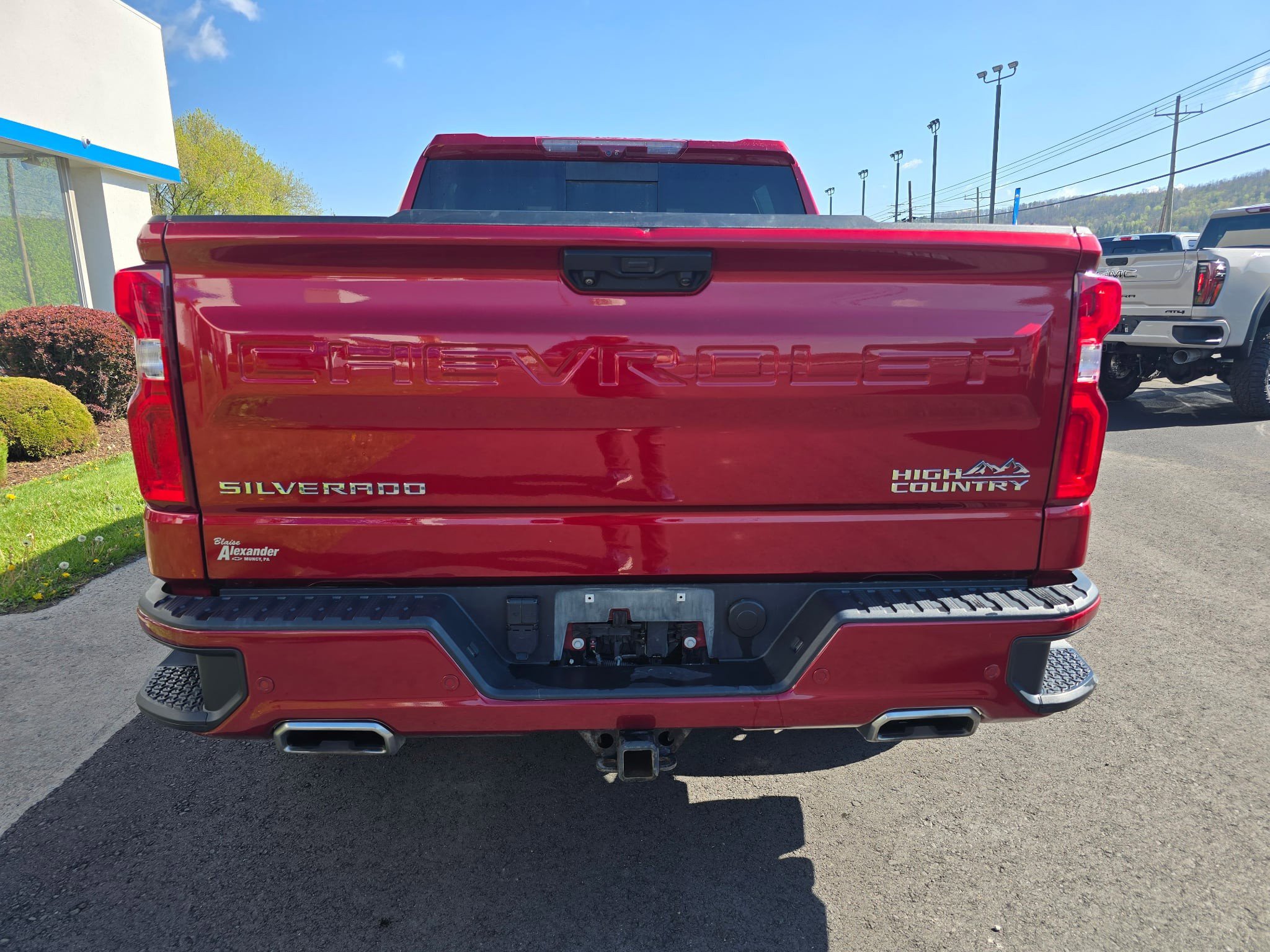 Used 2023 Chevrolet Silverado 1500 High Country w/ Technology Package AWD/4WD image 4