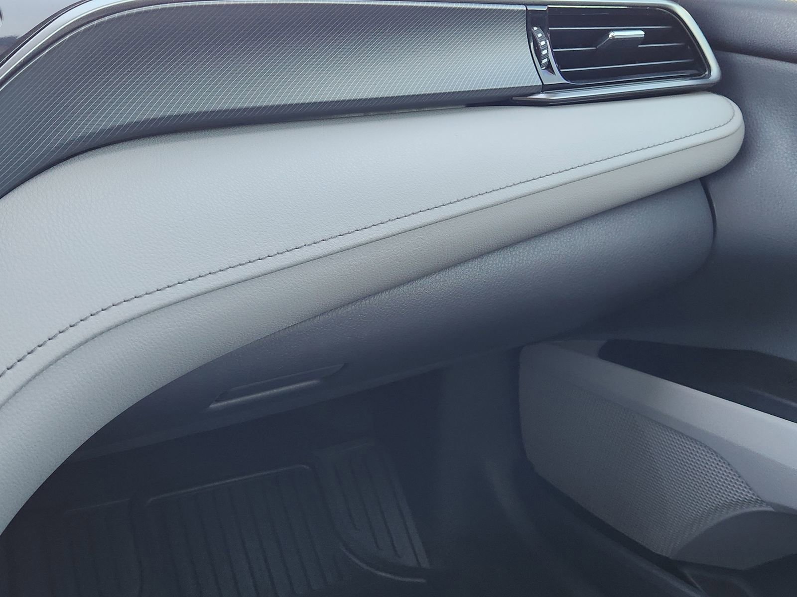 Used 2023 Toyota Camry SE image 23