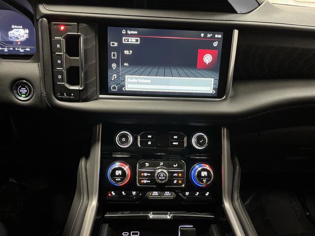 Used 2023 GMC Yukon Denali w/ Denali Reserve Package image 9