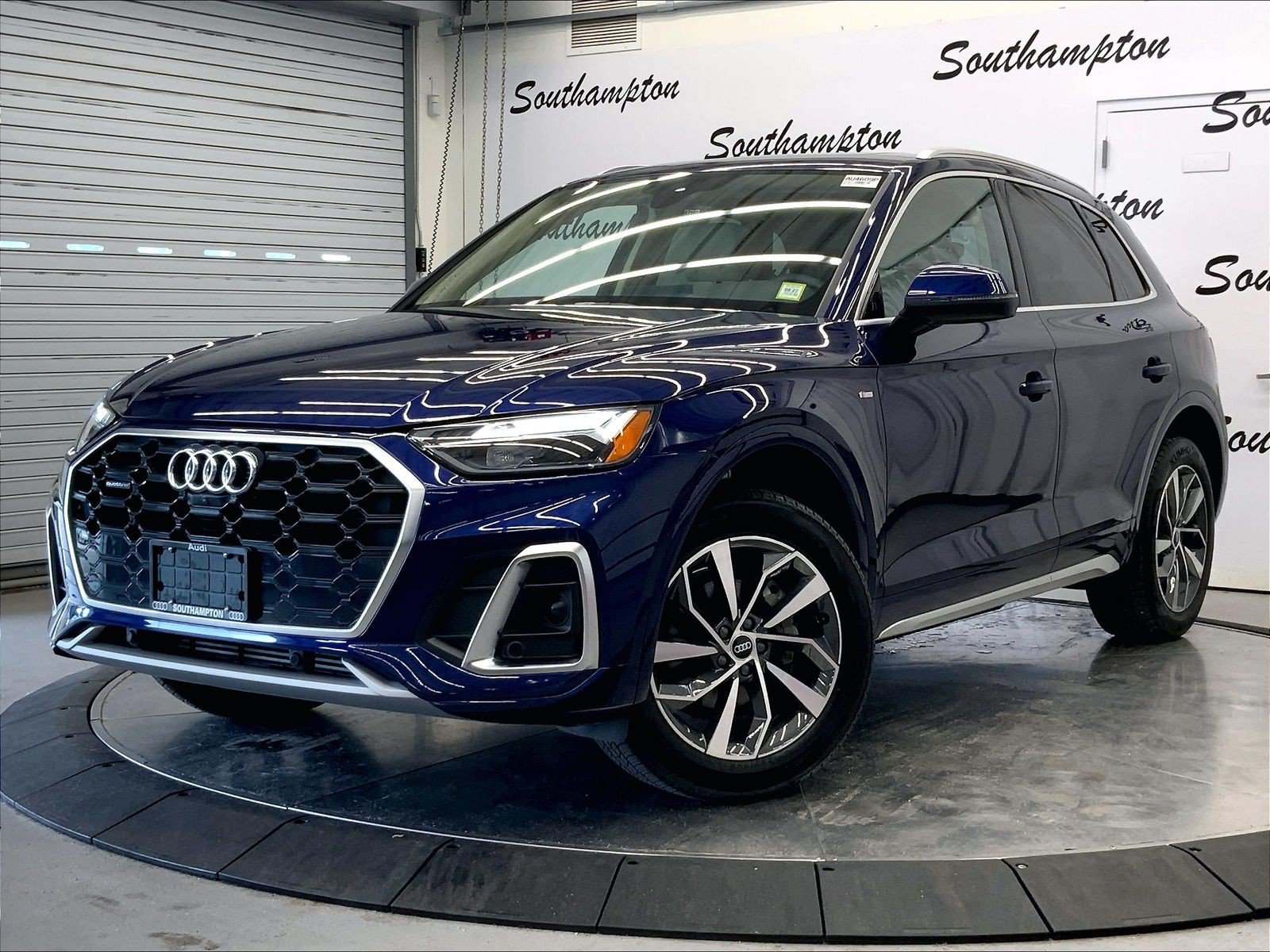 Certified 2023 Audi Q5 2.0T Premium Plus w/ Premium Plus Package AWD/4WD image 11