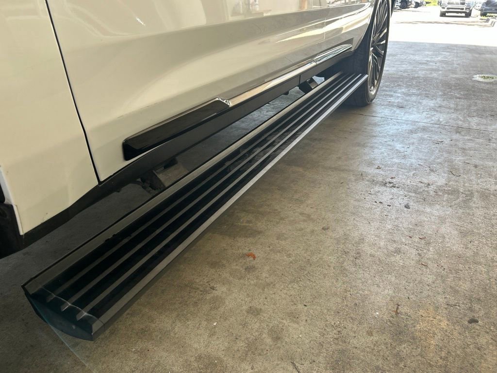 Used 2024 Cadillac Escalade V AWD/4WD image 18