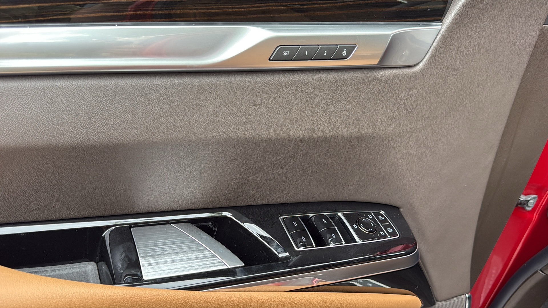New 2026 Cadillac Escalade Luxury w/ LPO, Radiant Package AWD/4WD image 11