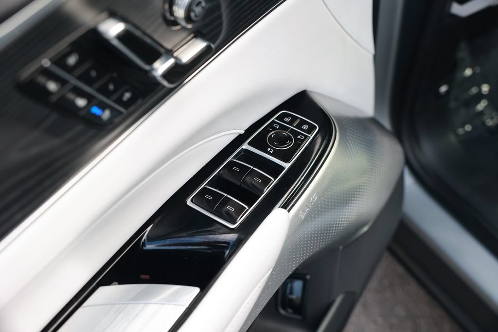 Used 2024 Cadillac Lyriq Sport AWD/4WD image 23