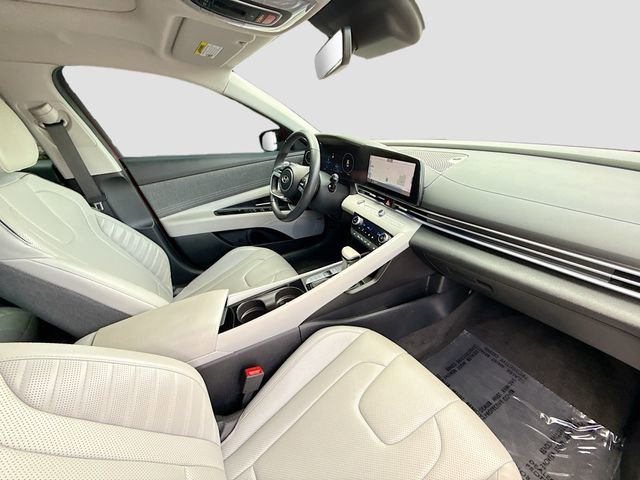 Used 2024 Hyundai Elantra Limited image 27
