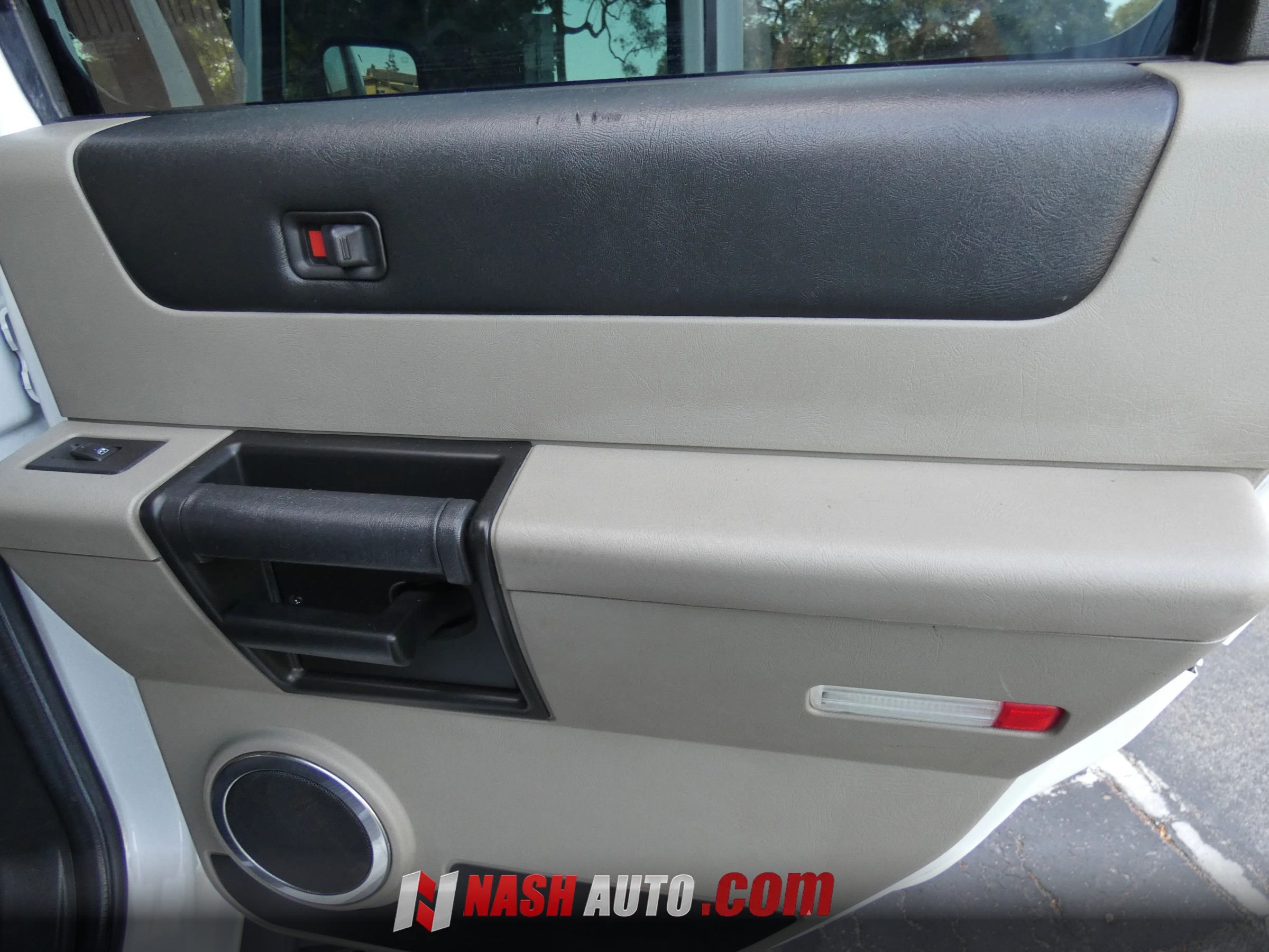 Used 2005 HUMMER H2 w/ Preferred Equipment Group AWD/4WD image 35