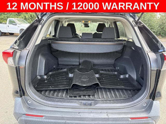 Used 2019 Toyota RAV4 LE FWD image 12