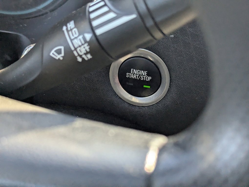 Used 2020 Chevrolet Malibu LT image 28