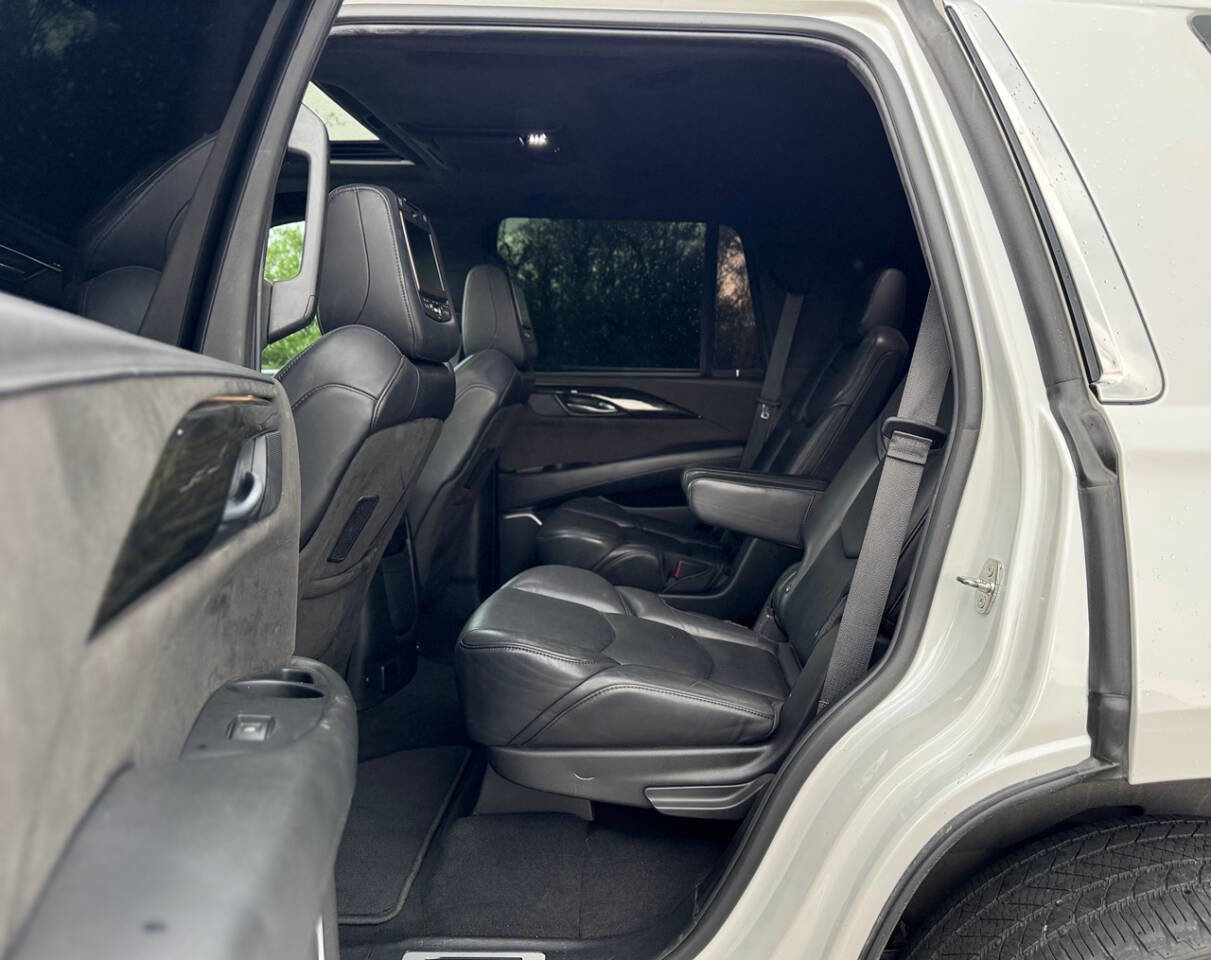 Used 2018 Cadillac Escalade Platinum image 25